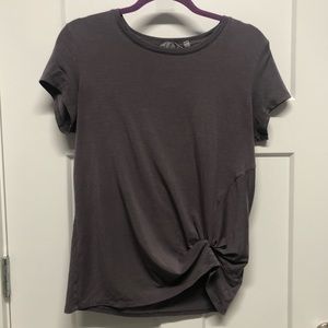 Athleta knotted shirt